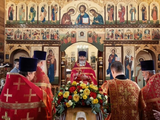 Богослужение в храме сщмч. Петра, митрополита Крутицкого