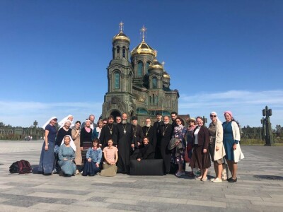Молебен перед мощами святителя Луки Крымского в Главном храме Вооруженных сил России