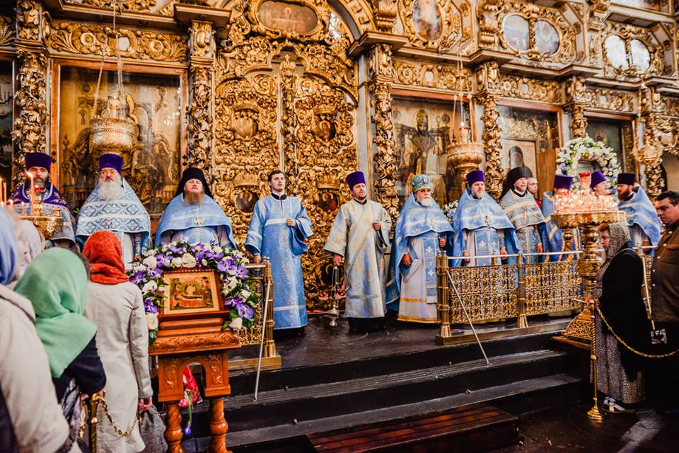 Престолы московских храмов. Донской монастырь храм Георгия Победоносца. Донской монастырь духовенство. Донской монастырь в Москве престольный праздник. Храм Донской иконы Божией матери в перловке духовенство.